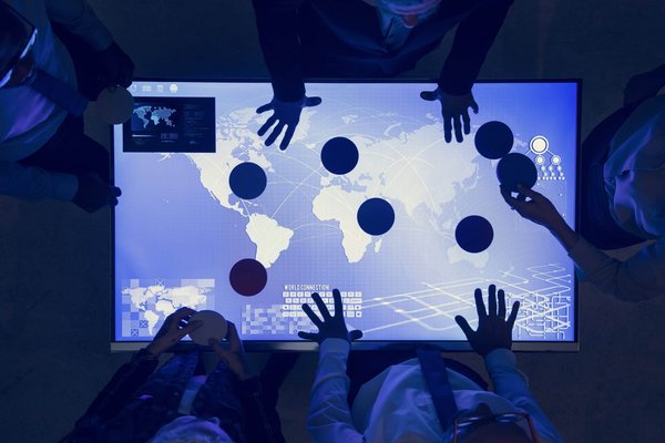 Comment les organisations non gouvernementales peuvent-elles utiliser les technologies mobiles pour améliorer l'efficacité de leurs missions?